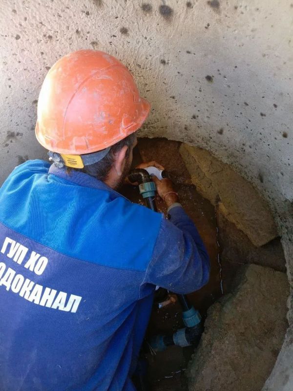 Специалисты Чаплинского ТПУ ежедневно осуществляют контроль за работой системы водоснабжения и своевременно устраняют аварии