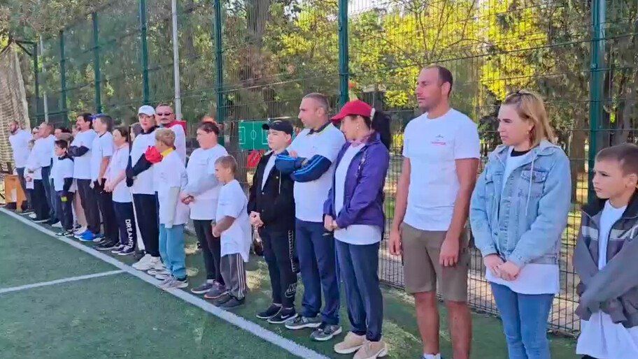 В Скадовске прошли семейные соревнования «Мама, папа, я — Скадовская семья»