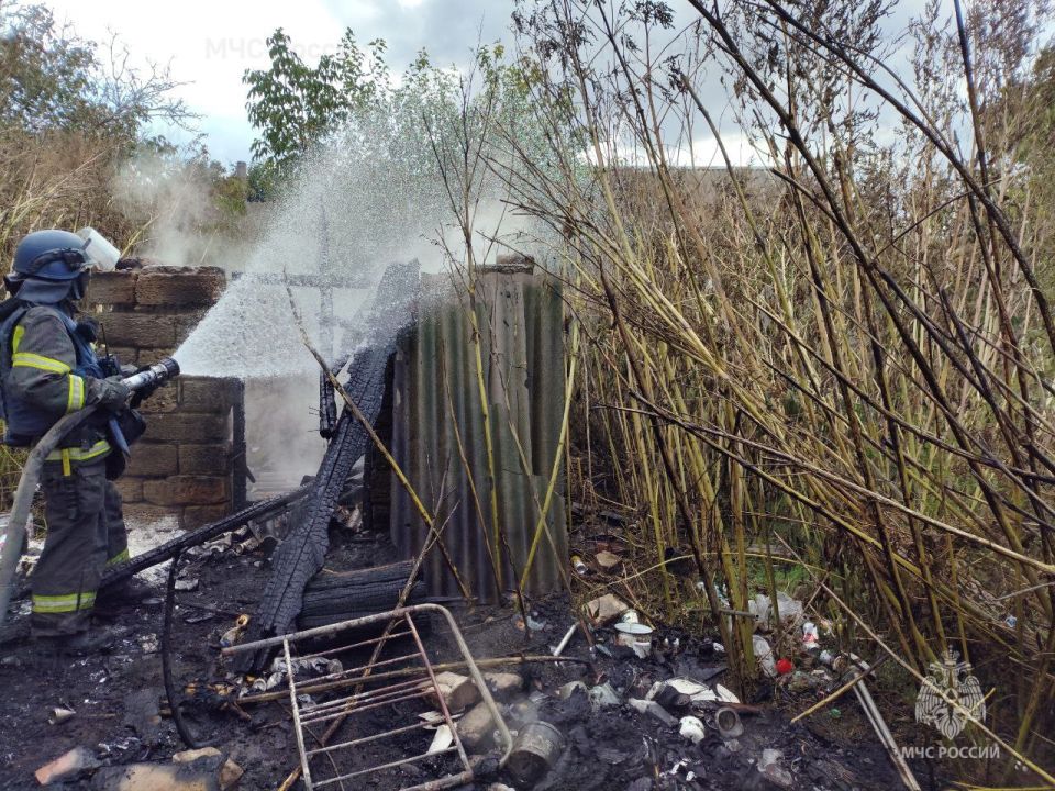 Спасатели МЧС России по Херсонской области ликвидировали пожар в Алешкинском округе