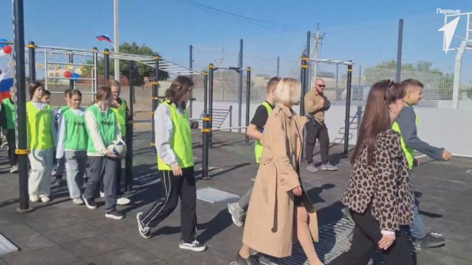 В видео показываем, как проходило открытие спортивных комплексов в Чаплинском округе