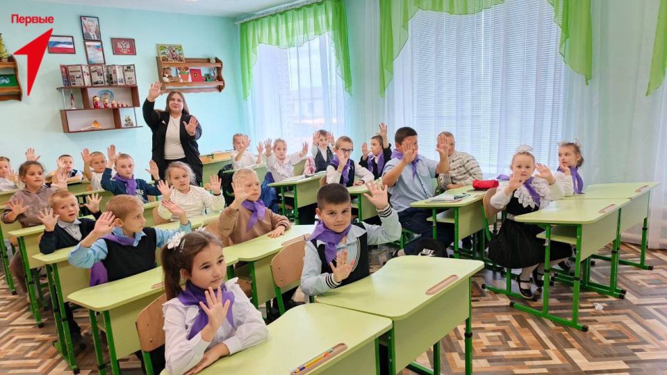 Первые провели телемост дружбы в честь Дня воссоединения