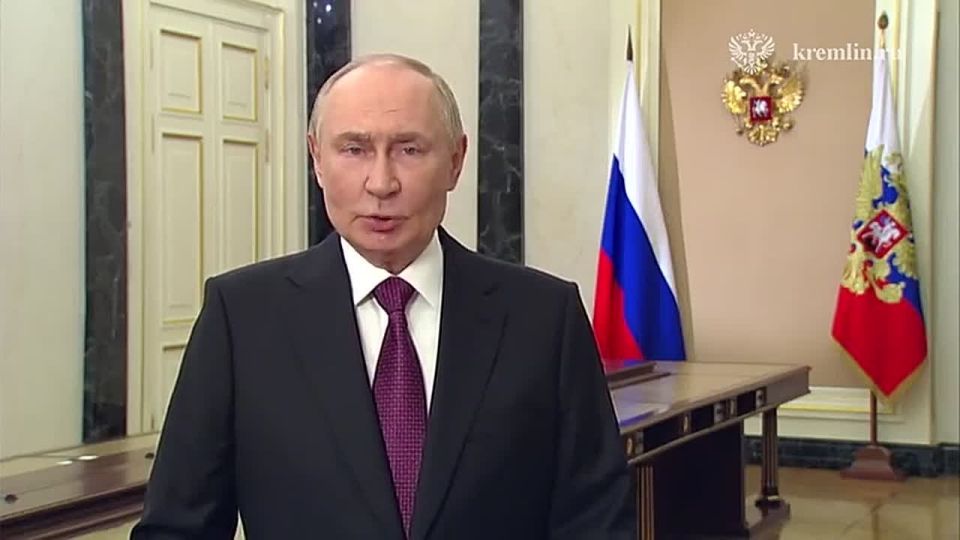 «Вместе сражаемся и побеждаем. Отстаиваем коренные национальные интересы, общую память, русский язык, традиции, культуру и веру. Преодолеем любые испытания и станем только сильнее»