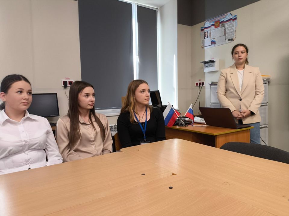 Ко Дню воссоединения исторических регионов России в Тарасовской школе состоялся квиз «Херсонщина — это Россия»