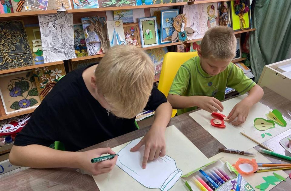 Из Адыгеи в Херсонскую область отправят подарки ручной работы и сладости