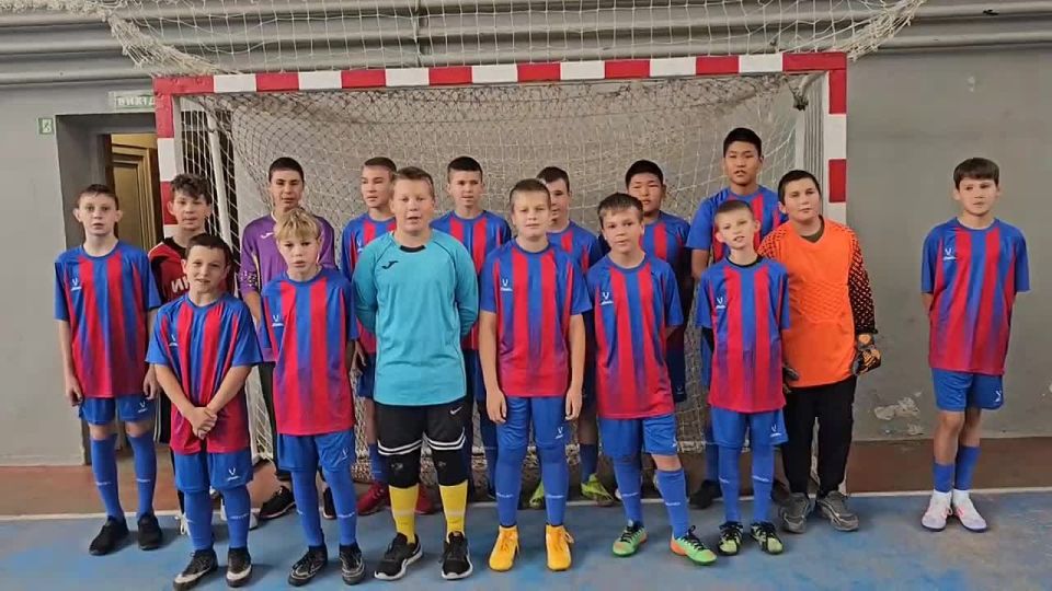 В единстве наша сила!. На базе Центра развития физической культуры «Джарылгач» в Скадовске прошёл турнир по футболу, посвящённый Дню воссоединения с Российской Федерацией