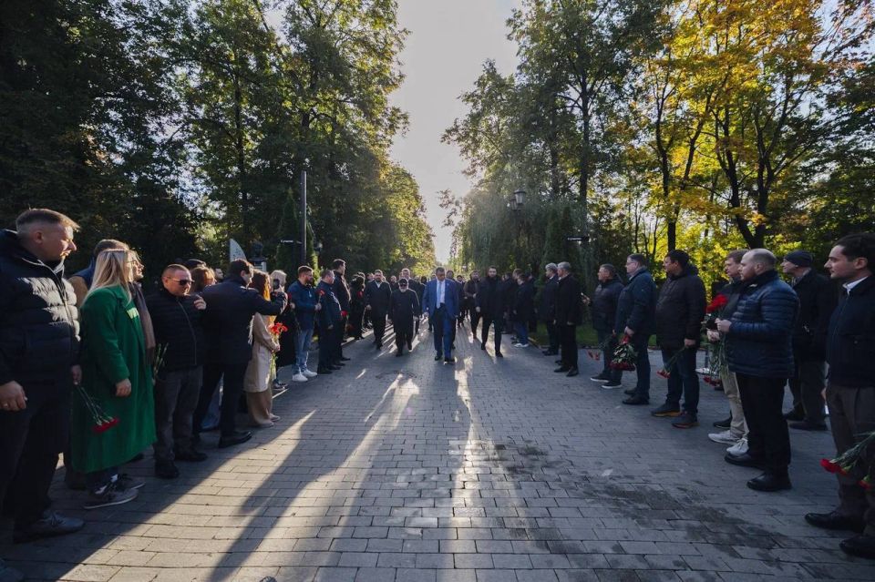 ���� ������� ������ ��������� ������������ �������� XXXVII ������