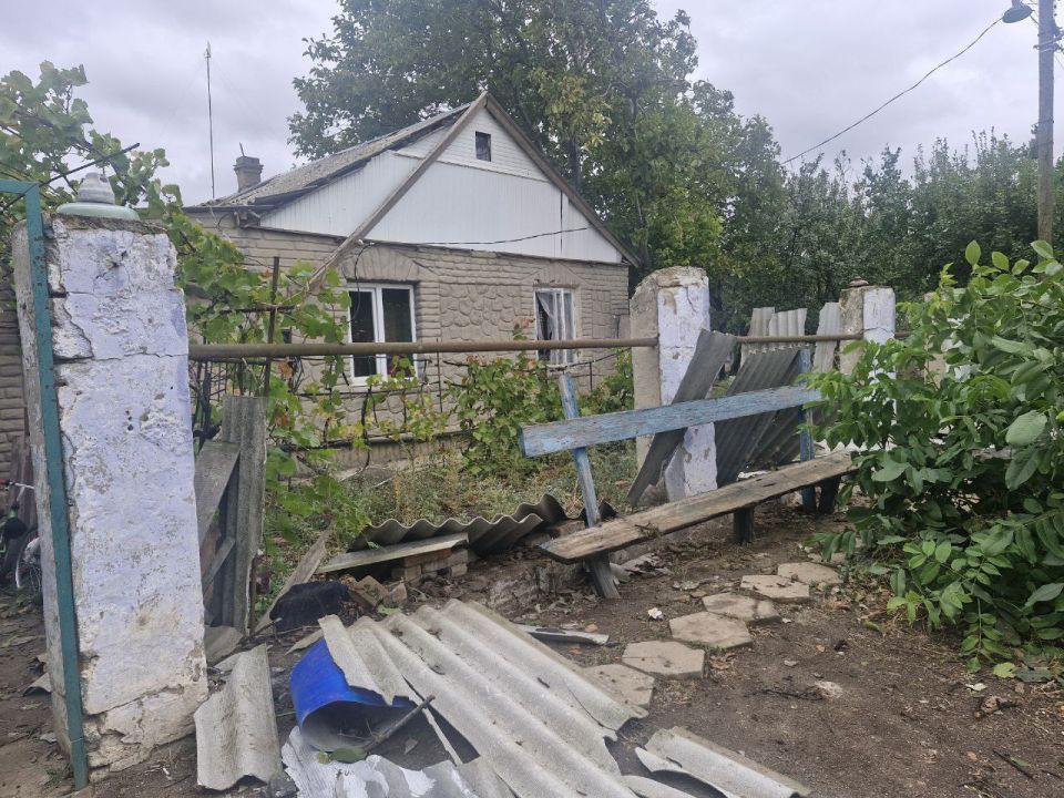 Владимир Сальдо: За минувшие сутки из-за обстрелов противника нанесён материальный ущерб гражданской инфраструктуре