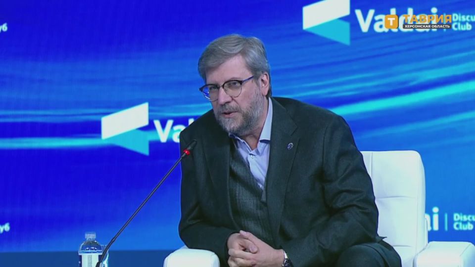 Президент России Владимир Путин принимает участие в заседании дискуссионного клуба "Валдай"