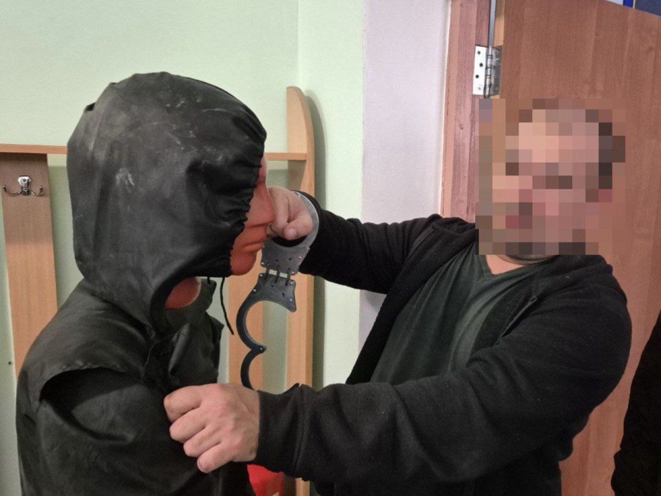 В Новой Каховке 38-летний мужчина обвиняется в причинении тяжкого вреда здоровью, повлекшего смерть знакомого