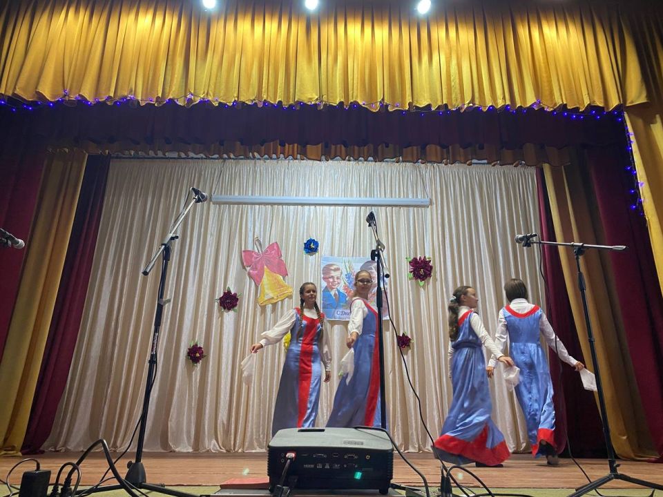 Сегодня в Доме культуры с. Верхние Серогозы прошёл яркий и праздничный концерт, посвящённый Дню учителя