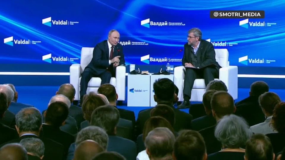 "Русский — это тот, кто любит Россию и служит ей"— Владимир Путин процитировал Петра I