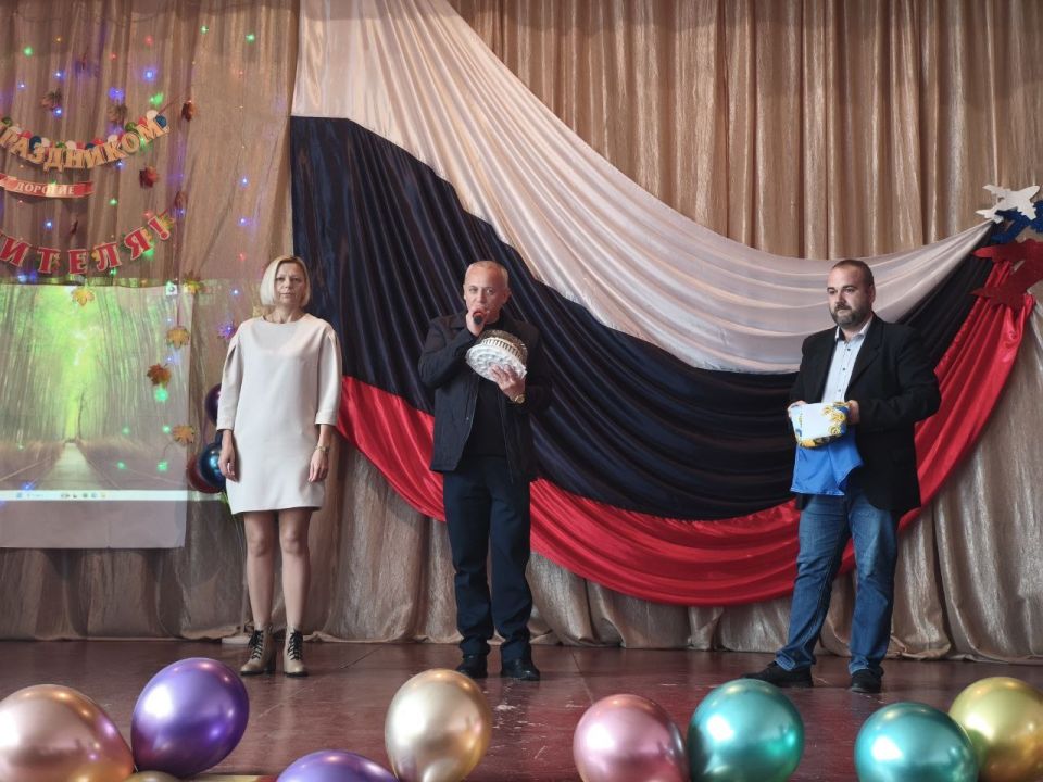 Поздравление педагогов Чаплинского Аграрного Колледжа с Днём учителя!