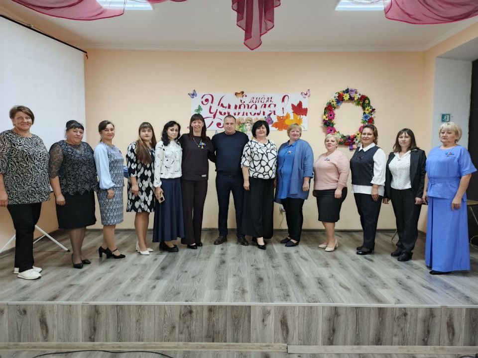В Рубановской школе Великолепетихского округа прошёл праздничный концерт, посвящённый Дню учителя