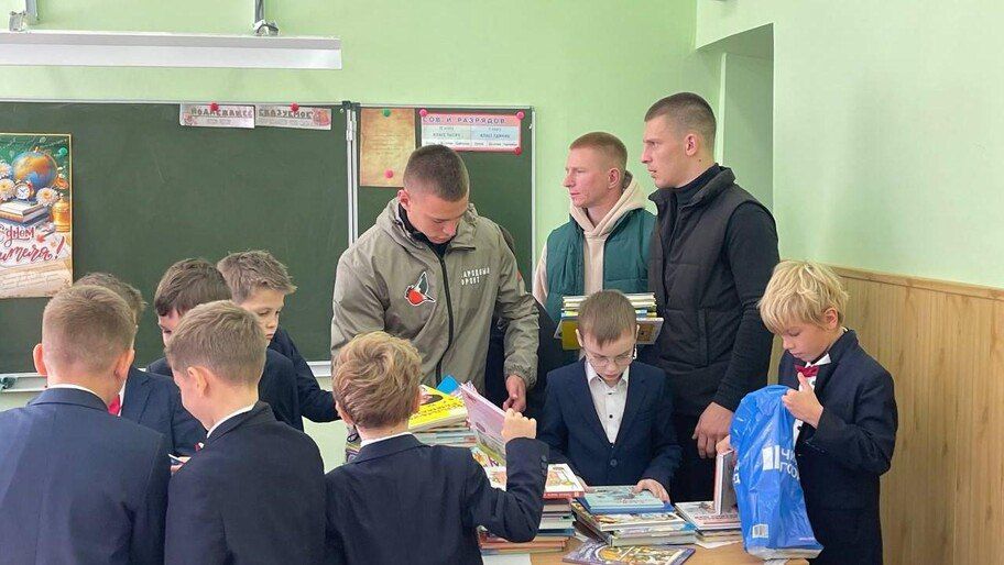 Ульяновские школьники собрали книги для детей из Чаплинского округа