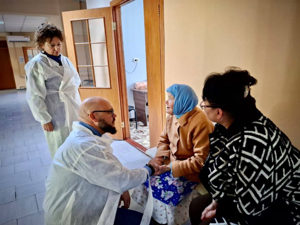 Омбудсмен Херсонской области и советник уполномоченного по правам человека в России проверили условия проживания в гериатрическом учреждении Новотроицкого округа