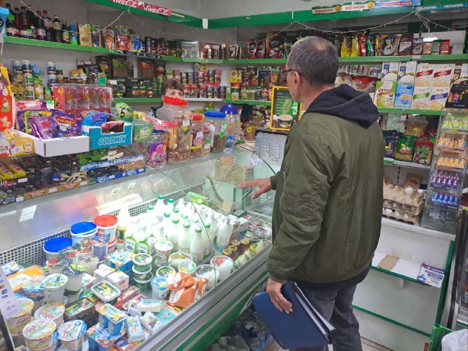 В Каланчаке провели проверку соблюдения ценовой политики на социально значимые товары