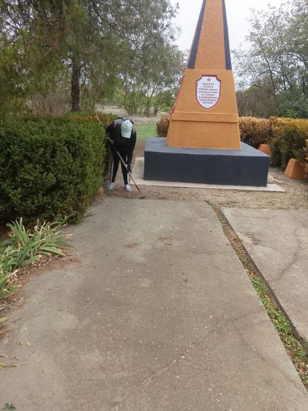 В Николаевке привели в порядок памятник советским воинам