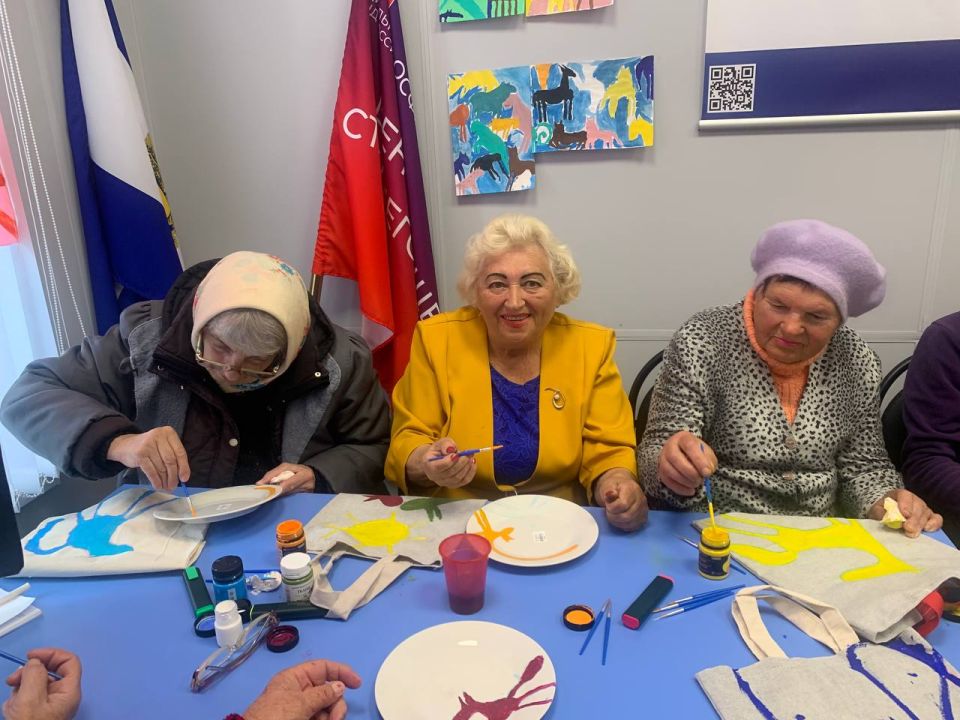 В Новотроицком прошла арт-встреча для старшего поколения