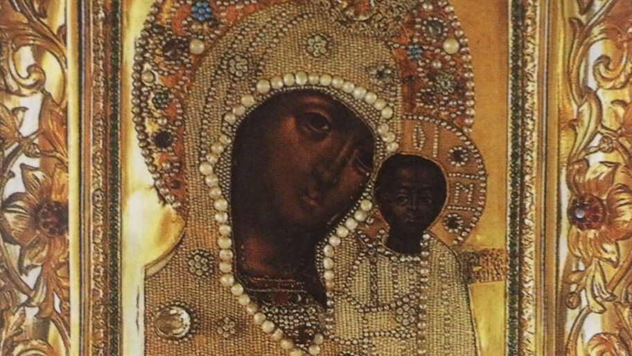 Военные подарили Путину на день рождения иконы, которые спасли бойцов СВО