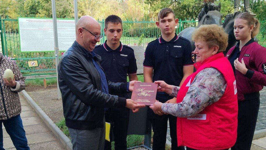 Молодежь Чаплинского округа приняла участие в экологической акции «Каштан и желудь»