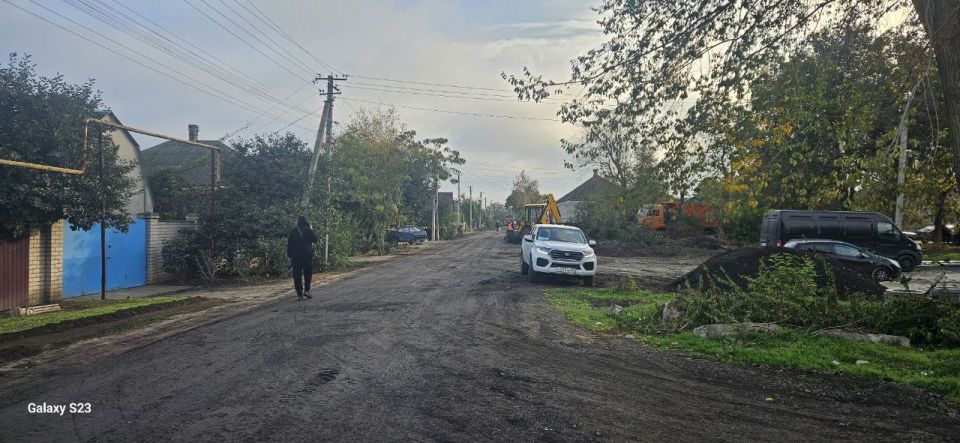 Юлия Семякина: В Геническе начался ремонт дороги на ул. Чкалова