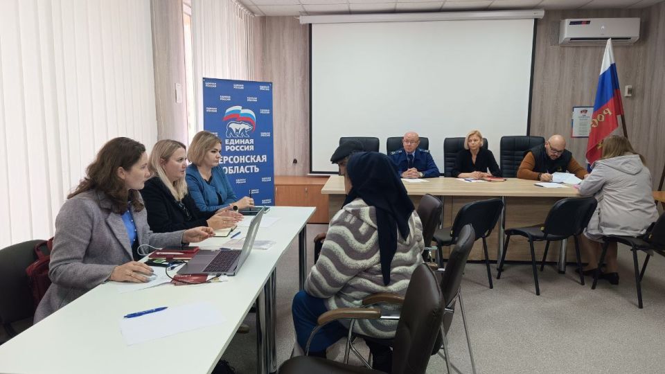 Владимир Сальдо: в Чаплинке в день приема к "Единой России" обратились более 40 человек