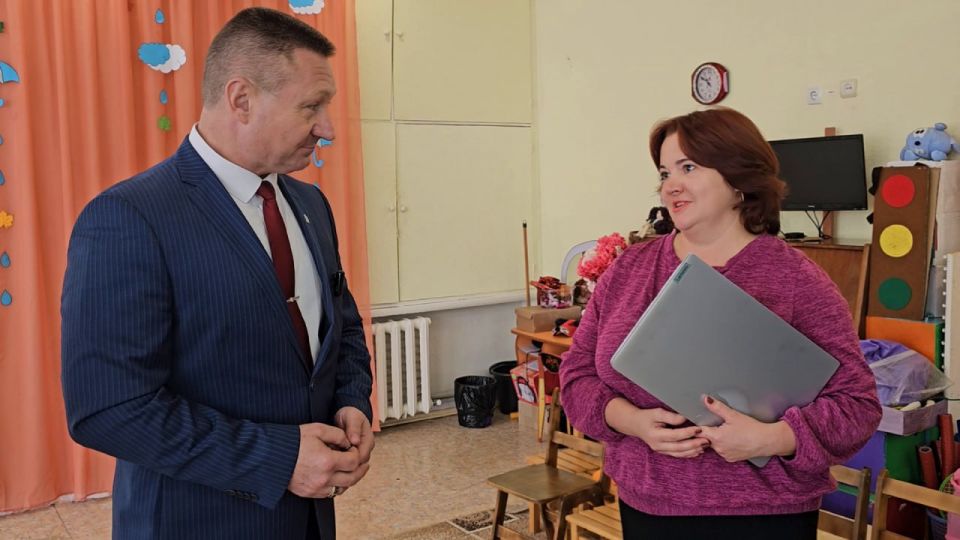 «Единая Россия» передала новую оргтехнику для детского сада в Скадовском округе