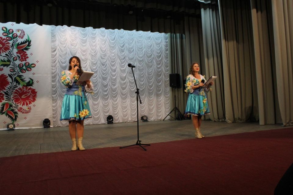 Ко Дню рождения поселка Новотроицкое и к празднику Покров Пресвятой Богородицы в Новотроицком центре культуры и досуга состоялся концерт Государственного казачьего ансамбля песни и танца "Ставрополье"