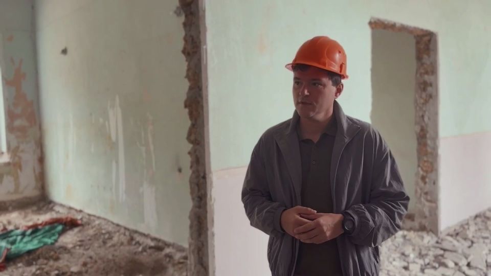 Владислав Ярченко проверил ход строительных работ в новом молодёжном центре «Каланчак»