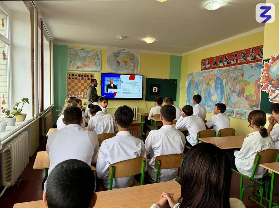 Школьники Херсонщины учатся противостоять терроризму и вербовке на лекциях Общества «Знание»