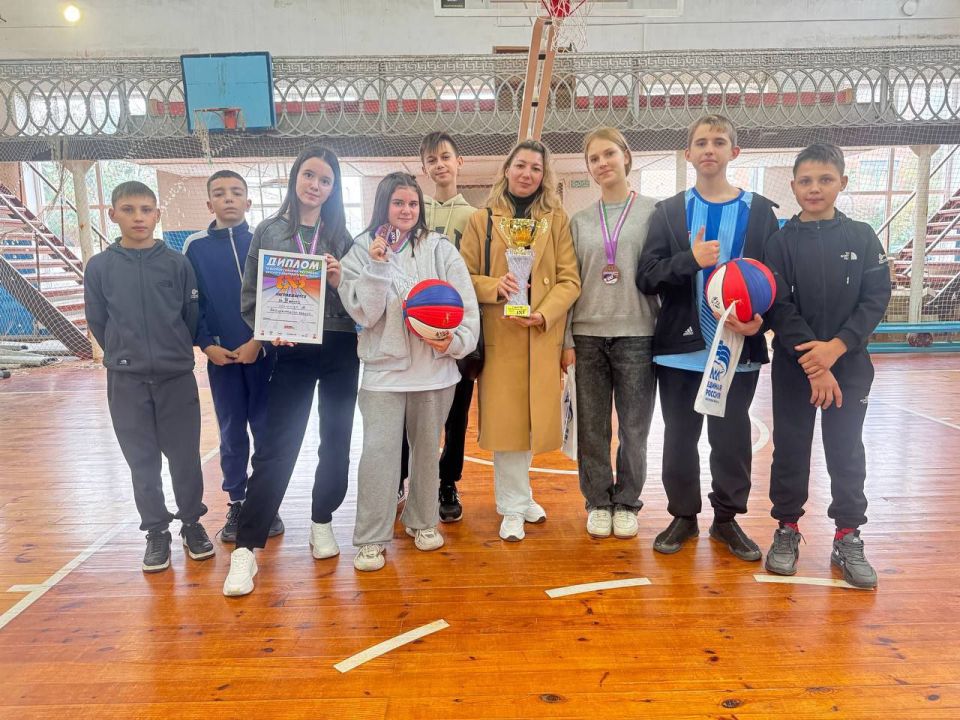 Подростки из Алешкинского округа взяли бронзу на областном фестивале по баскетболу