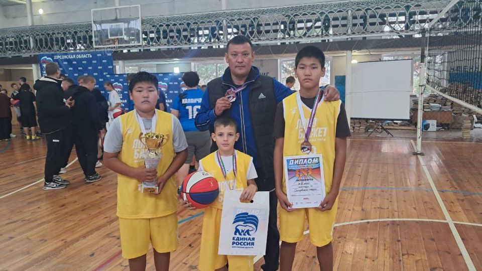 Александр Дудка: Команда «Джарылгач» из Скадовска заняла третье место на Всероссийском фестивале детского дворового баскетбола 33