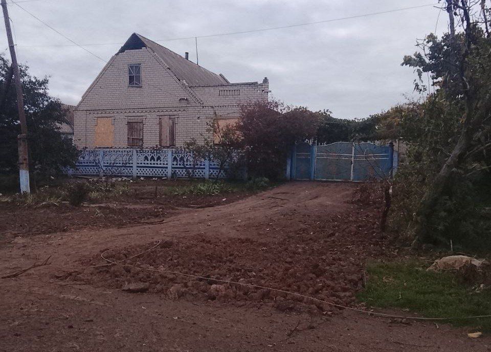 В результате ночного обстрела со стороны ВСУ был поврежден электрокабель в пгт