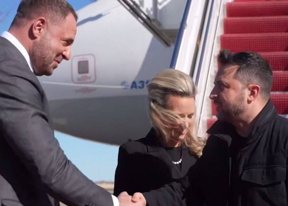 Зеленский — король кринжа. Прилетел, значит, Зеленский в Вашингтон