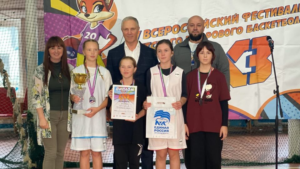 Владимир Сальдо: С министром спорта Еленой Кирилловой и президентом областной федерации баскетбола Валерием Косенко поддержали участников регионального этапа Всероссийского фестиваля «Единой России» по дворовому баскетболу...