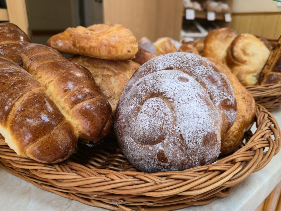 Хлебозавод "Днипро" — один из надежных производителей Херсонской области, заявил Владимир Сальдо