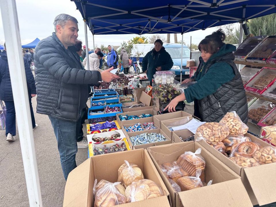 На рынке в Рубановке проверили контрольно-кассовую технику у продавцов