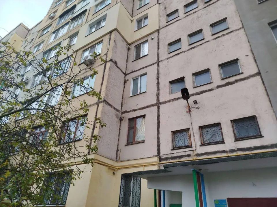 В Новой Каховке повреждены два многоквартирных дома в результате артиллерийского обстрела