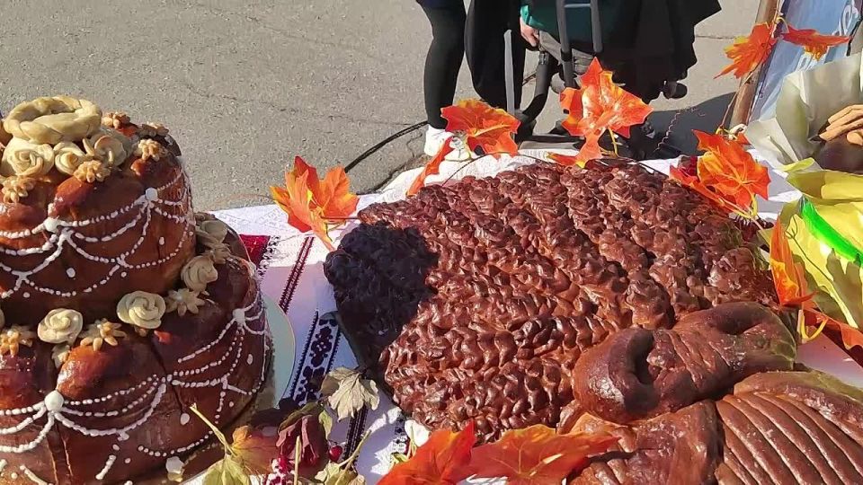 Многодетная семья Александра и Валентины Осинних достойно представила Каховский округ на фестивале "Батя-фест"