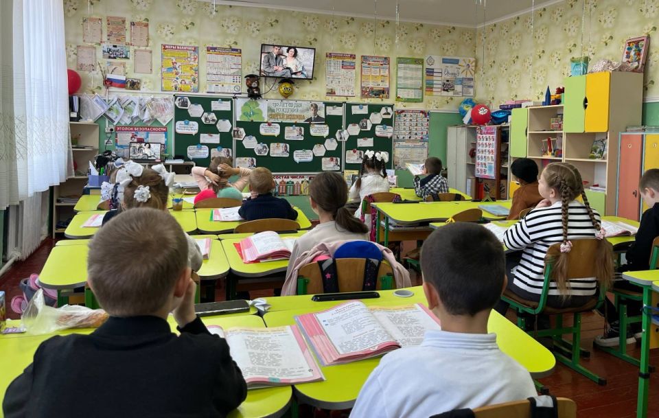 В рамках реализации проекта «Душевные встречи» В ГБОУ ХО "Новоалександровская школа Нижнесерогозского района" прошли Есенинские чтения