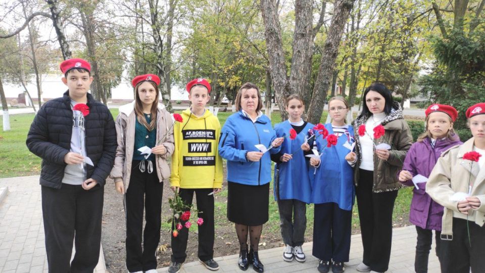 В образовательных организациях Херсонской области прошли мероприятия в рамках акции «Дни белых журавлей»