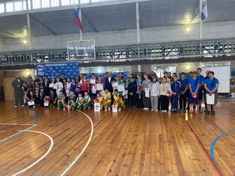 Энвер Абдураимов: Команда из Каланчака приняла участие в фестивале «Единой России» по баскетболу 3х3