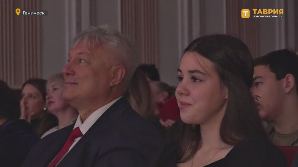 В Геническом центре культуры и досуга состоялся бал "Пушкинская красавица"