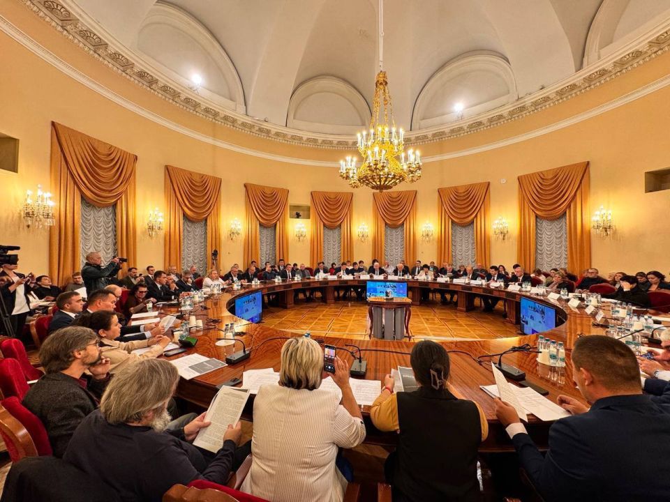 Зампред Херсонской облдумы Рамиль Замалетдинов принял участие в круглом столе, посвященном вопросам мусорной реформы