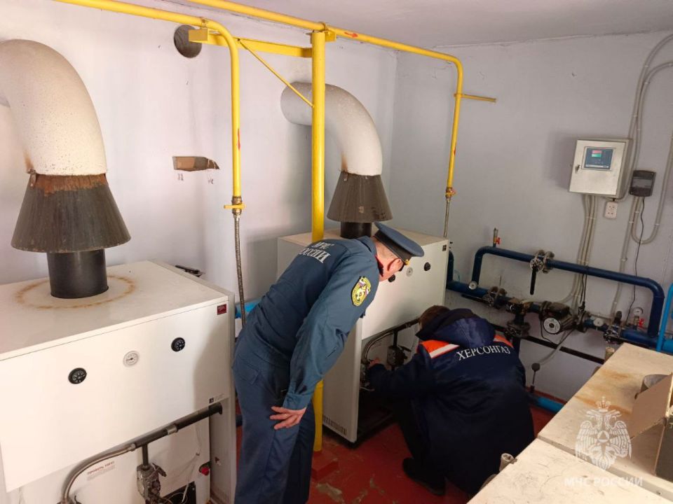 Сотрудники МЧС Херсонской области проверили котельные на социально значимых объектах