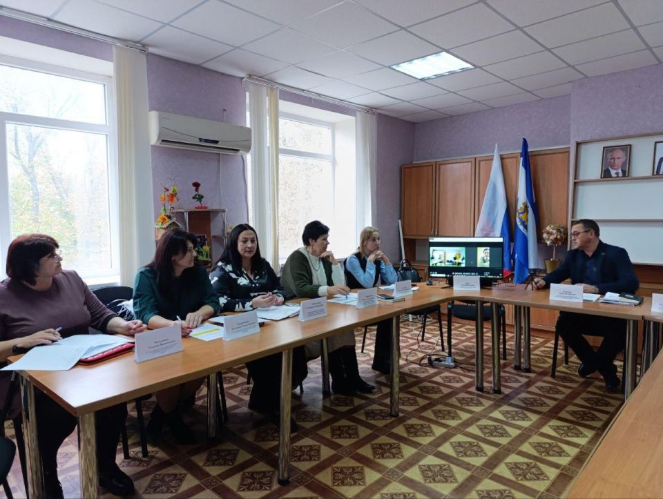 В Чаплинском муниципальном округе прошло заседание комиссии по делам несовершеннолетних