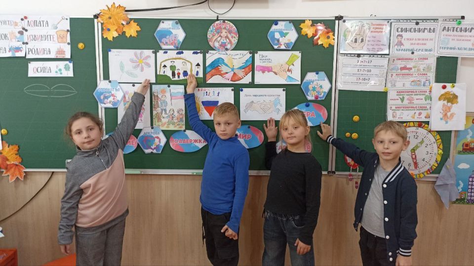 В рамках мероприятий, посвящённых празднованию Дня народного единства, который отмечается 4 ноября, 24 октября 2025 года в ГБОУ ХО «Верхнесерогозская школа Нижнесерогозского района» была организована тематическая выставка...