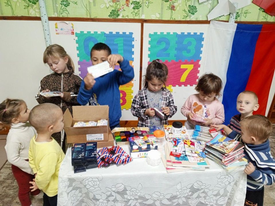 Привольский детский сад Каланчакского округа поблагодарил Мордовию за канцелярские принадлежности для воспитанников