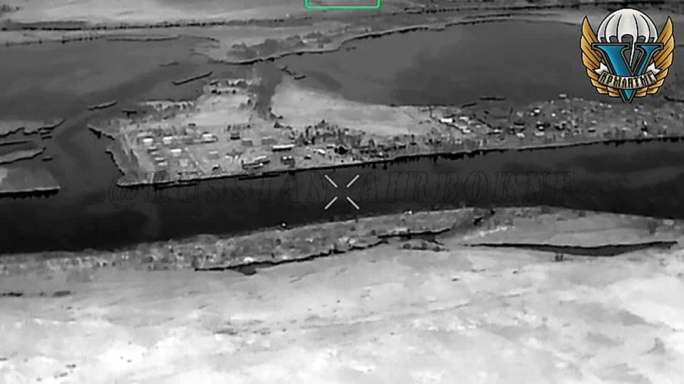 А Херсон тем временем продолжает ловить все, что наши операторы и артиллеристы отправляют на тот берег