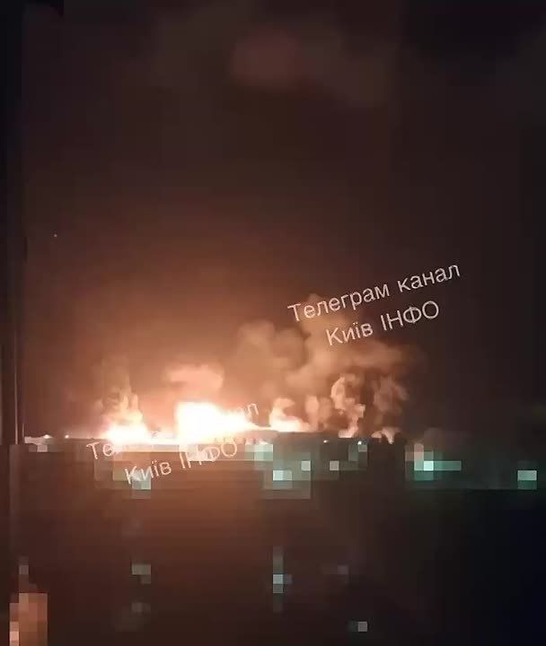 Ночью был нанесён новый удар по ТЭЦ Киева на левом берегу столицы, сообщают украинские СМИ